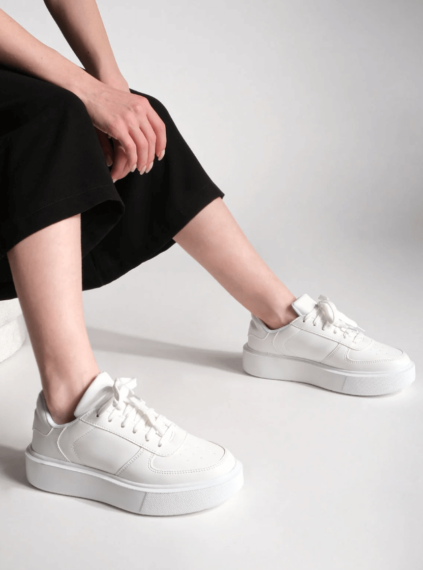 SNEAKER